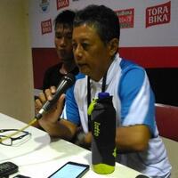 pelatih-persela-motivasi-pemain-hadapi-persib