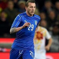 francesco-graziani-minta-federico-bernardeschi-di-belakang-striker