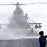 heli-mi-8-rusia-mendarat-di-jalan-tol-pilotnya-tanya-arah-ke-sopir-truk