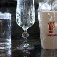 8-hal-yang-akan-terjadi-jika-kamu-minum-air-hangat-di-pagi-hari