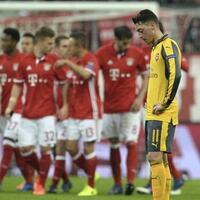 agen-mesut-ozil-dijadikan-kambing-hitam-kekalahan-telak-dari-bayern-muenchen