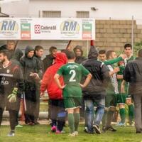 cekik-dan-pukul-hakim-garis-pemain-spanyol-dihukum-larangan-main-47-kali