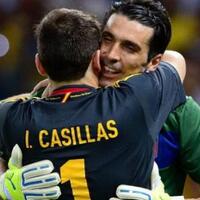 iker-casillas-bilang-gianluigi-buffon-pemain-yang-dikagumi-di-seluruh-dunia