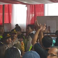 penghitungan-suara-di-tps-29-pancoran-ahok-disoraki-anies-tepuk-tangan