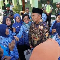 kunjungi-sdn-di-madiun-mendikbud-minta-guru-harus-kreatif