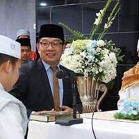 sindiran-kang-emil-untuk-jomblowan-jomblowati-saat-jadi-saksi-pernikahan-putri-aa-gym