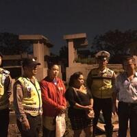 dua-pemuda-ini-pesta-miras-di-eks-lokalisasi-jalan-putat-jaya