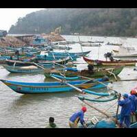 ribuan-nelayan-di-kota-pekalongan-tunggu-beras-paceklik