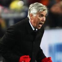 marah-kepada-penonton-hertha-berlin-ancelotti-acungkan-jari-tengah