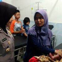 bayi-berusia-dua-minggu-ditinggalkan-pengendara-motor-di-perumahan