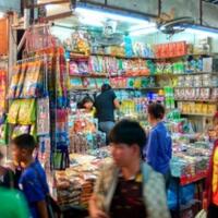 berburu-barang-khas-indochina-di-pasar-tha-sadet