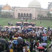 ridwan-kamil-basah-basahan-pimpin-deklarasi-bandung-anti-hoax