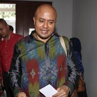 bacakan-pembelaan-putu-sudiartana-mengaku-kenal-mick-jagger-dan-demi-moore