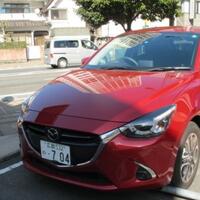 mazda2-terbaru-tampil-dengan-desain-gril-u-shape-lebih-tajam