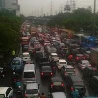 banjir-di-terowongan-cawang-lalin-di-uki-macet