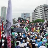 polisi-sebut-orasi-massa-di-sidang-ahok-sama-dengan-orasi-demonstran-aksi-212