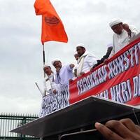 5-tuntutan-massa-anti-ahok