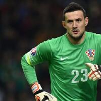 danijel-subasic-sumbang-sepatu-ke-nk-zadar