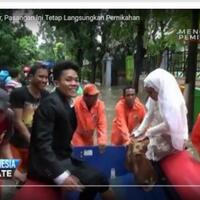 banjir-tak-menghalangi-niat-calon-pengantin-ini-menikah-ini-solusinya