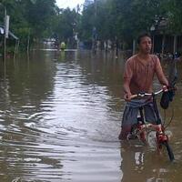 tanggul-jebol-perumahan-harapan-baru-tenggelam