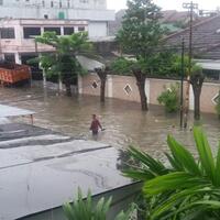 banjir-semeter-jasa-marga-tutup-gt-cikunir-4-dan-gt-jatibening