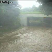 terendam-banjir-gerbang-tol-jatibening-dan-cikunir-ditutup