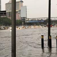 ketinggian-curah-hujan-di-kawasan-kemayoran-capai-180-mm