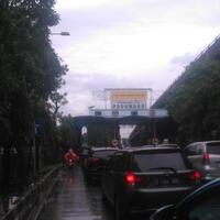 kelapa-gading-terendam-banjir-motor-diizinkan-lintasi-jalan-tol
