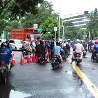 aksi-212-akses-jalan-belakang-gedung-dpr-ditutup-satu-arah