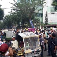 ribuan-penarik-betor-ancam-pilih-golput-pilkada-mendatang