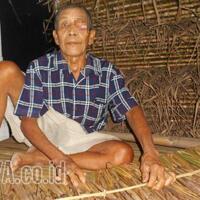 daging-tumbuh-di-mata-tak-menghentikan-samsudin-untuk-penuhi-kebutuhan-keluarga