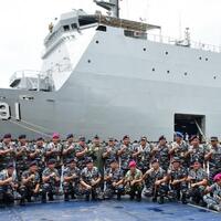 tni-al-gelar-apel-komandan-satuan-di-kapal-perang