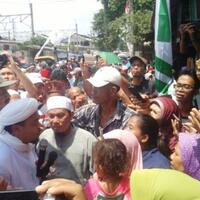 habib-rizieq-tersenyum-saat-warga-bukit-duri-mendoakannya-jadi-presiden
