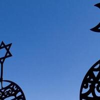 bisnis-agama-untuk-kekuasaan