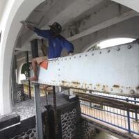 dini-hari-pintu-air-angke-hulu-siaga-3