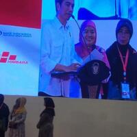 ibu-ini-curhat-ke-jokowi-dapur-dan-kamar-mandi-rumahnya-rusak-karena-banjir