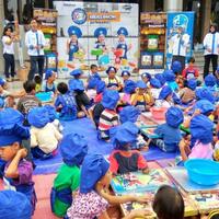 bogasari-hibur-anak-anak-korban-banjir-cipinang-muara