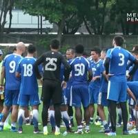 pelatih-persib-bandung-pastikan-turunkan-komposisi-terbaik-lawan-mitra-kukar