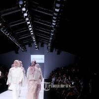 anda-berhijab-dan-bingung-memilih-busana-ke-kantor-ikuti-tips-ala-ria-miranda-yuk