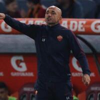 as-roma-melangkah-ke-babak-16-besar-meski-dikalahkan-villarreal