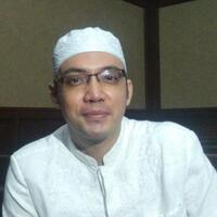 lihat-cinta-pertamanya-saat-keluar-penjara-sandy-tumiwa-saya-cium-kaki-ibu-saya