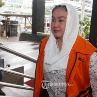 ajukan-justice-colaborator-kpk-periksa-bupati-klaten