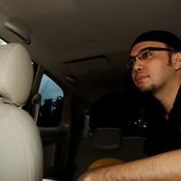 usai-bebas-dari-penjara-ibunda-ungkap-sandy-tumiwa-akan-temui-anak