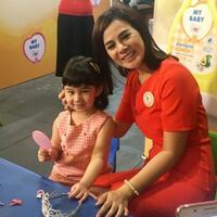 kiat-astrid-tiar-agar-rambut-anak-tetap-wangi-dari-pagi-sampai-sore