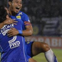turun-minum-persib-bandung-ungguli-mitra-kukar-2-1