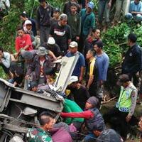 korban-kecelakaan-rombongan-guru-dan-keluarga-sd-jimbaran-sidoarjo