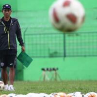 asisten-pelatih-arema-cueki-statistik-buruk-arema-hadapi-sriwijaya-fc