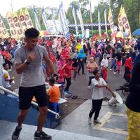 warga-semangat-ikuti-tribun-pontianak-senam-sehat-gpu-yahud-bersama-dispora-kalbar