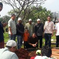 dua-anak-balitanya-tewas-terseret-arus-sungai-maesah-trauma