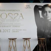 dua-jam-bangku-konferensi-pers-itu-kosong-kemana-rossa